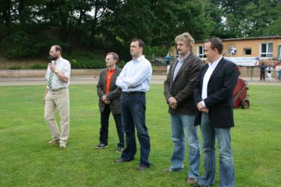 Bei der Erffnung mit dem Brgermeister der Stadt Lbben Lothar Bretterbauer und dem Sportdezernenten des Landkreises Dahme- Spreewald Carsten Sa.